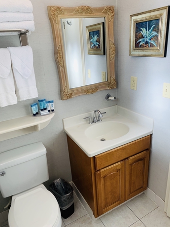 Imagen de la habitación del Hotel Franciscan Inn and Suites. Foto 7