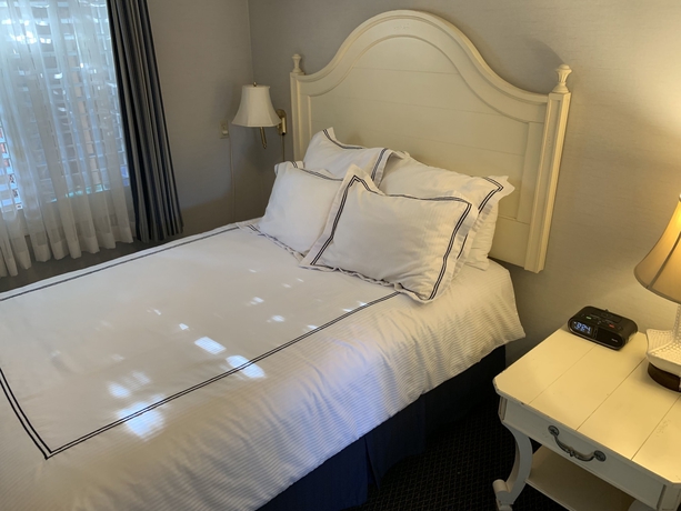 Imagen de la habitación del Hotel Franciscan Inn and Suites. Foto 8