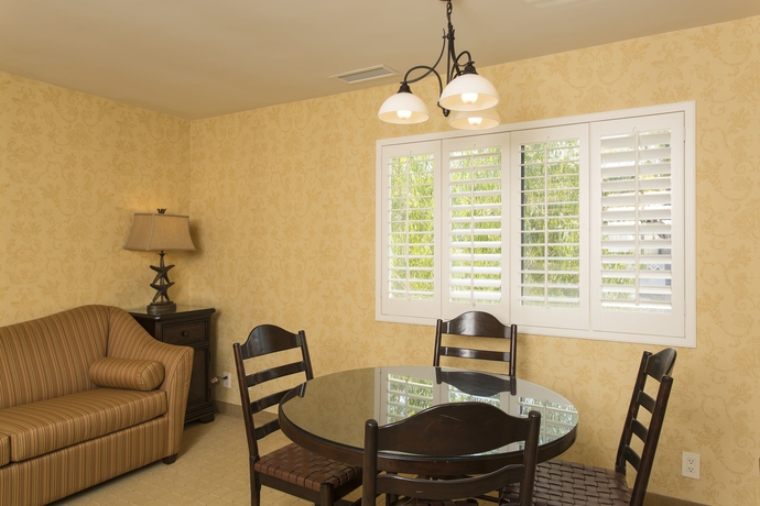 Imagen de los interiores del Hotel Franciscan Inn and Suites. Foto 17