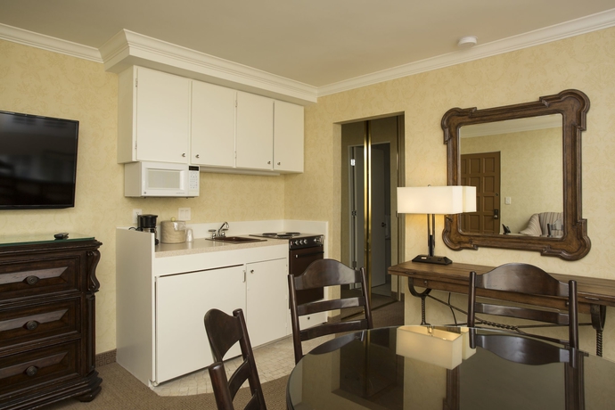 Imagen de la habitación del Hotel Franciscan Inn and Suites. Foto 15