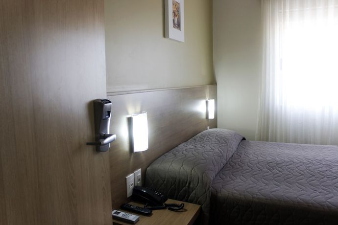 Imagen de la habitación del Hotel Francisco Beltrão Palace. Foto 7