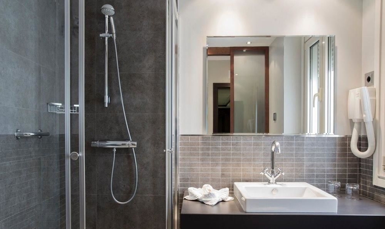 Imagen de los exteriores del Hotel Francisco I. Foto 12