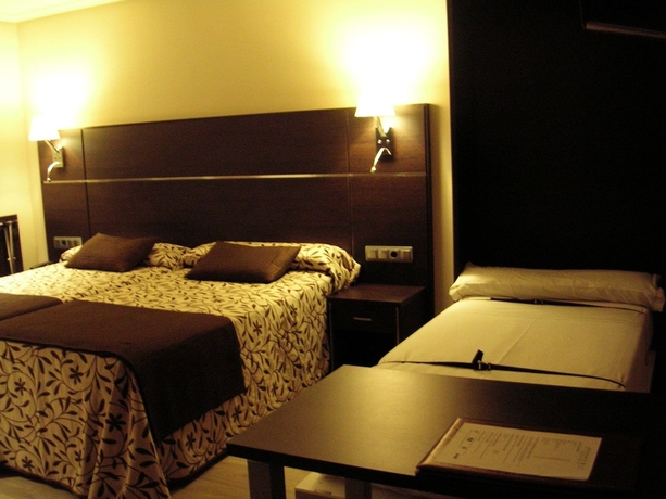 Imagen de la habitación del Hotel Francisco Ii, Ourense. Foto 2
