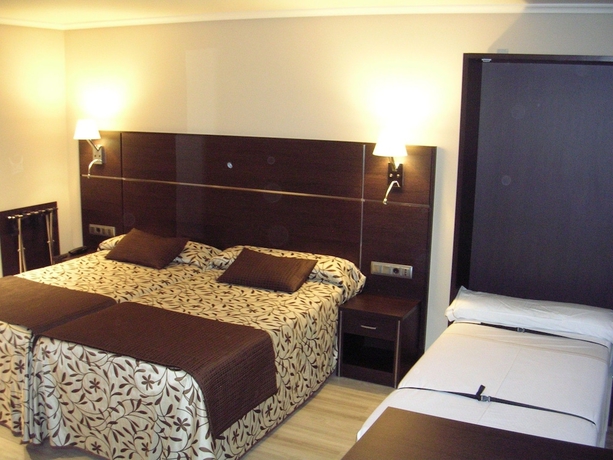 Imagen de la habitación del Hotel Francisco Ii, Ourense. Foto 15