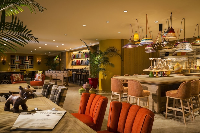 Imagen del bar/restaurante del Hotel Francs. Foto 2