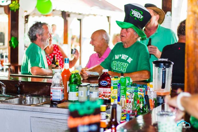 Imagen del bar/restaurante del Hotel Frangipani. Foto 3