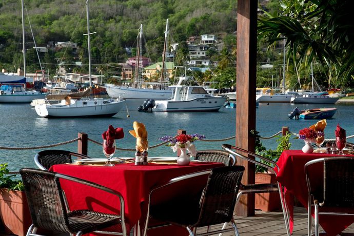 Imagen del bar/restaurante del Hotel Frangipani. Foto 4