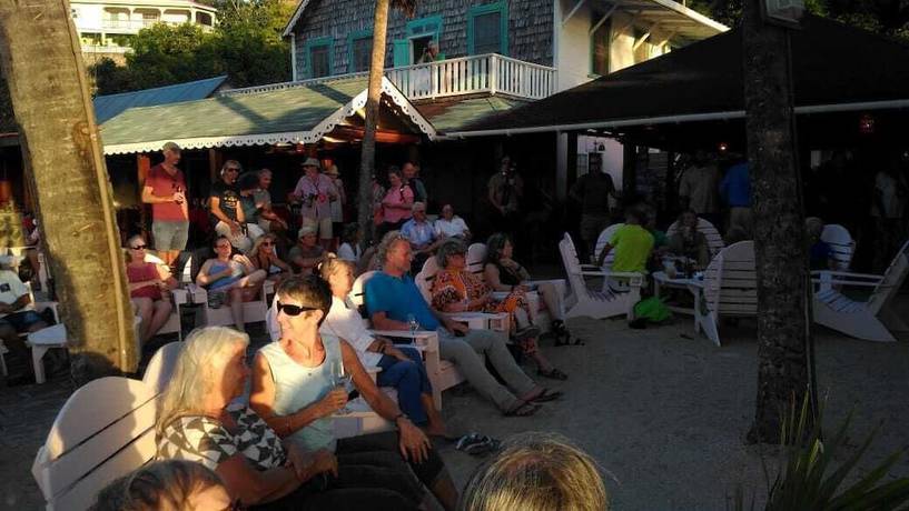 Imagen del bar/restaurante del Hotel Frangipani. Foto 5