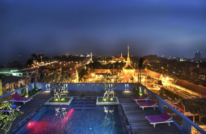 Imagen de los exteriores del Hotel Frangipani Royal Palace. Foto 12