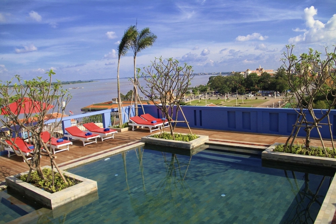 Imagen de la piscina del Hotel Frangipani Royal Palace. Foto 15