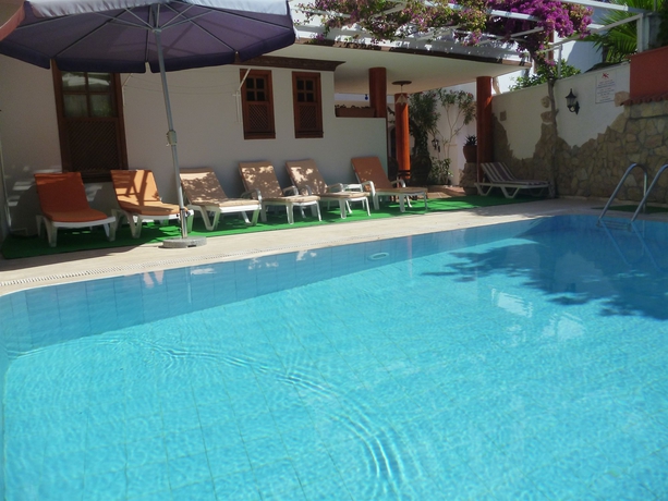 Imagen de la piscina del Hotel Frankfurt, Antalya. Foto 16