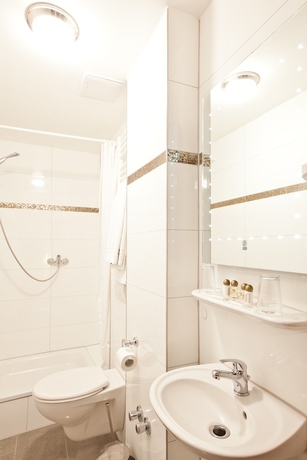 Imagen de la habitación del Hotel Frankfurt Messe. Foto 11