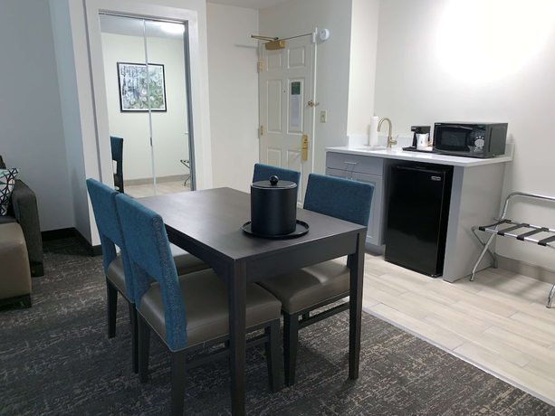 Imagen de la habitación del Hotel Franklin Extended Stay. Foto 5