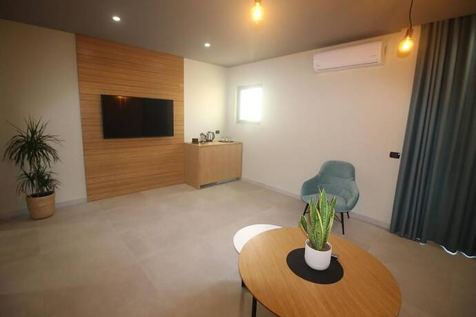 Imagen general del Hotel Franklin Rooms, Gjasht&euml;. Foto 4