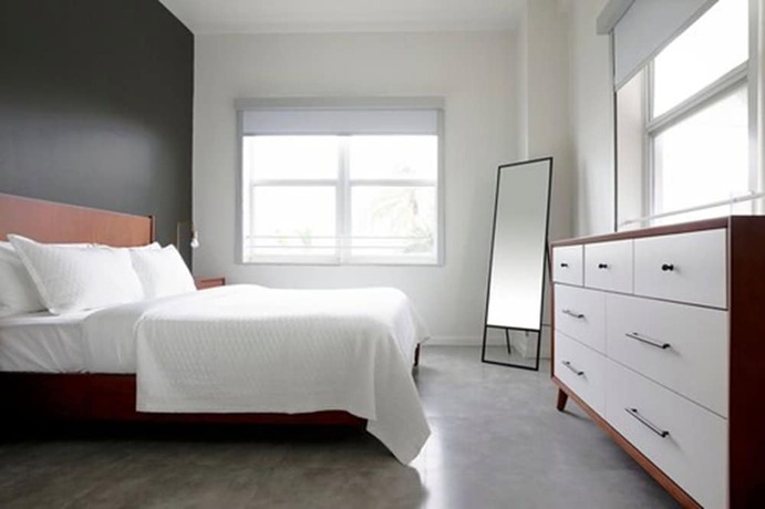 Imagen de la habitación del Hotel Franklin Suites. Foto 16