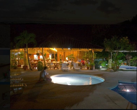 Imagen de la piscina del Hotel Frank's Place. Foto 10