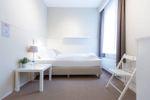 Imagen de la habitación del Hotel Franky. Foto 7