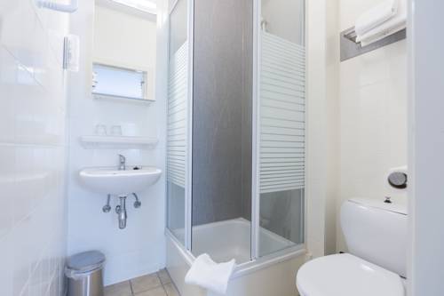Imagen de la habitación del Hotel Franky. Foto 8