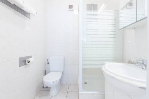 Imagen de la habitación del Hotel Franky. Foto 11