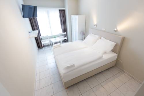 Imagen de la habitación del Hotel Franky. Foto 12