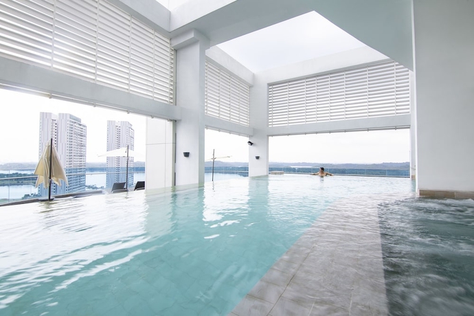 Imagen de la piscina del Hotel Fraser Place Puteri Harbour. Foto 19