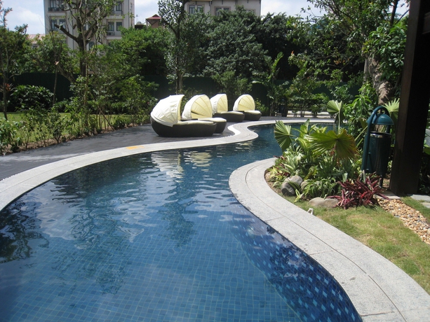 Imagen de la piscina del Hotel Fraser Suites Hanoi. Foto 15