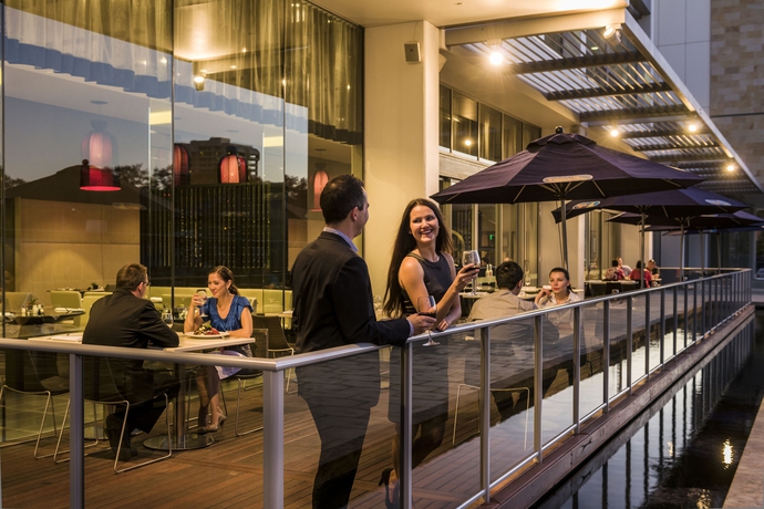 Imagen del bar/restaurante del Hotel Fraser Suites Perth. Foto 3