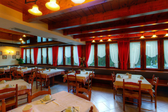 Imagen del bar/restaurante del Hotel Fratazza. Foto 7