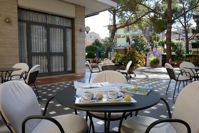 Imagen del bar/restaurante del Hotel Frate Sole. Foto 4