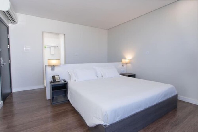 Imagen de la habitación del Hotel Fratele Business. Foto 9