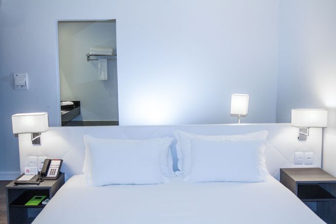 Imagen de la habitación del Hotel Fratele Business. Foto 10