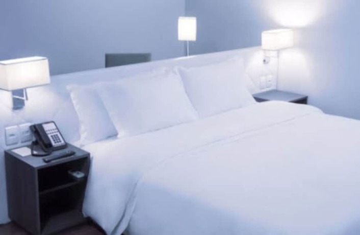 Imagen de la habitación del Hotel Fratele Business. Foto 11