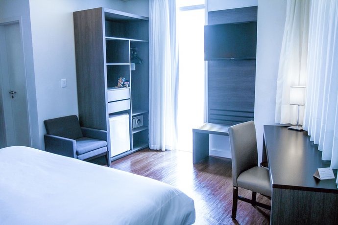 Imagen de la habitación del Hotel Fratele Business. Foto 12