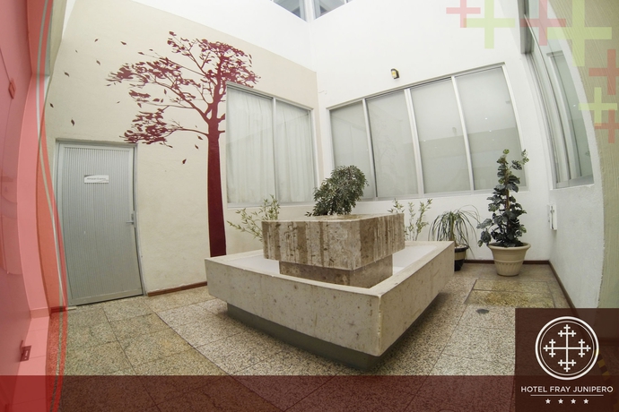 Imagen de los interiores del Hotel Fray Junipero Serra. Foto 15