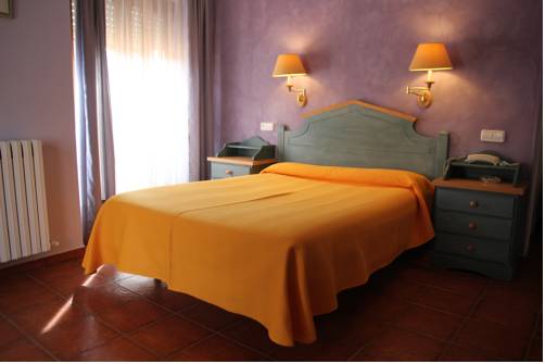 Imagen de la habitación del Hotel Fray Tom&aacute;s. Foto 4