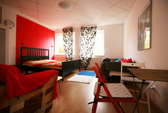 Imagen de la habitación del Hotel Freddie Next To Mercury. Foto 3