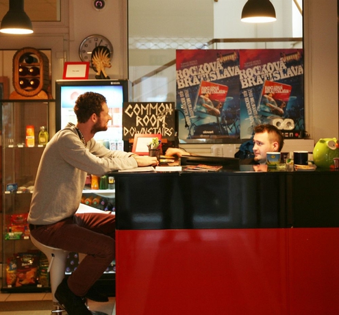 Imagen de los interiores del Hotel Freddie Next To Mercury. Foto 12