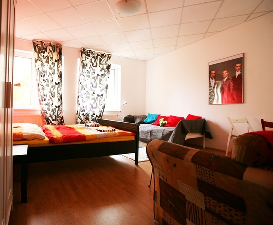 Imagen de la habitación del Hotel Freddie Next To Mercury. Foto 6