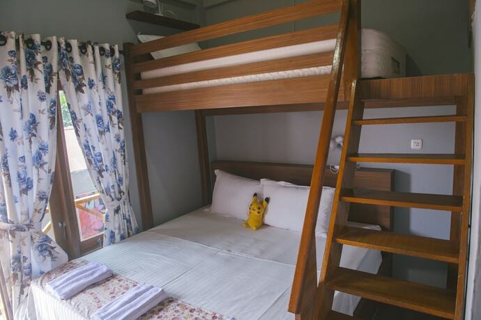 Imagen de la habitación del Hotel Freddies Santai Sumurtiga. Foto 16