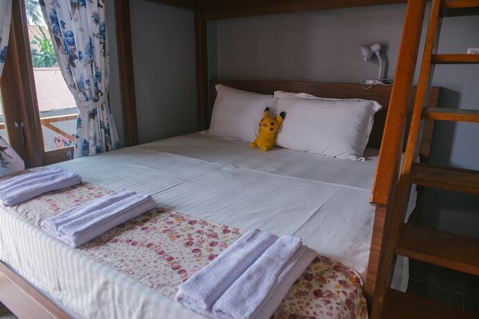 Imagen de la habitación del Hotel Freddies Santai Sumurtiga. Foto 17