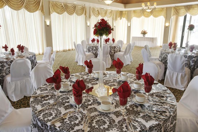 Imagen de los interiores del Hotel Fredericksburg Hospitality House And Conference Ce. Foto 12
