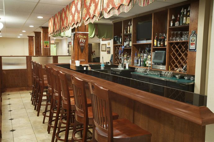 Imagen del bar/restaurante del Hotel Fredericksburg Hospitality House And Conference Ce. Foto 3