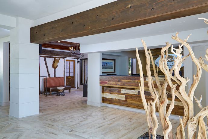 Imagen de los interiores del Hotel Fredericksburg Inn And Suites. Foto 16