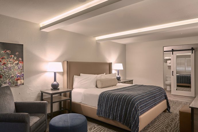 Imagen de la habitación del Hotel Fredericksburg Inn And Suites. Foto 14