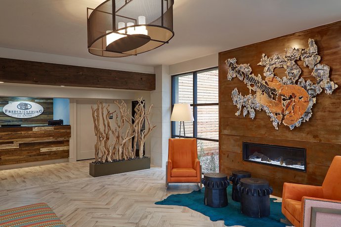 Imagen de los interiores del Hotel Fredericksburg Inn And Suites. Foto 20