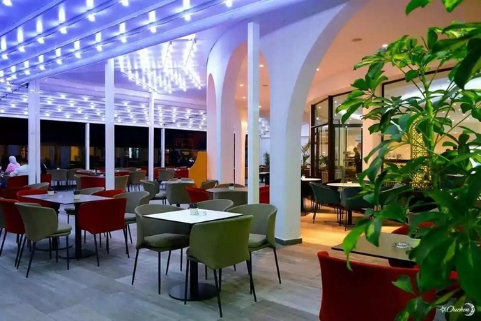 Imagen del bar/restaurante del Hotel Fredj and Spa. Foto 2