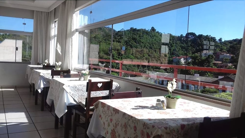 Imagen del bar/restaurante del Hotel Fredy. Foto 5