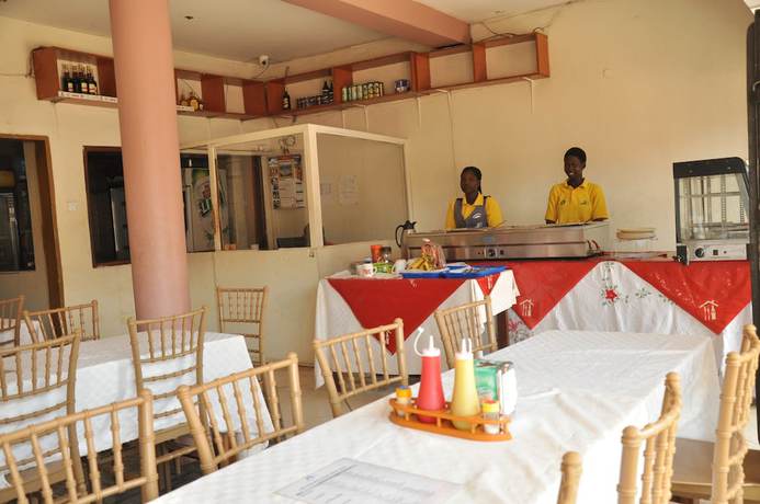 Imagen del bar/restaurante del Hotel Free Zone. Foto 3