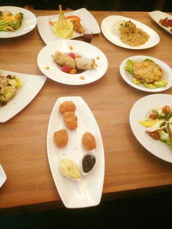 Imagen del bar/restaurante del Hotel Free Zone. Foto 4