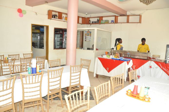 Imagen del bar/restaurante del Hotel Free Zone. Foto 6